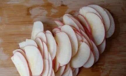 每天吃一个煮熟的苹果,坚持7天,“3甜头”或会悄悄上门