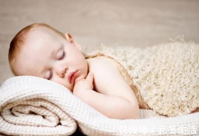 手指|宝宝满百天后身体大变化，妈妈多让娃做五件事，让孩子聪明又健康