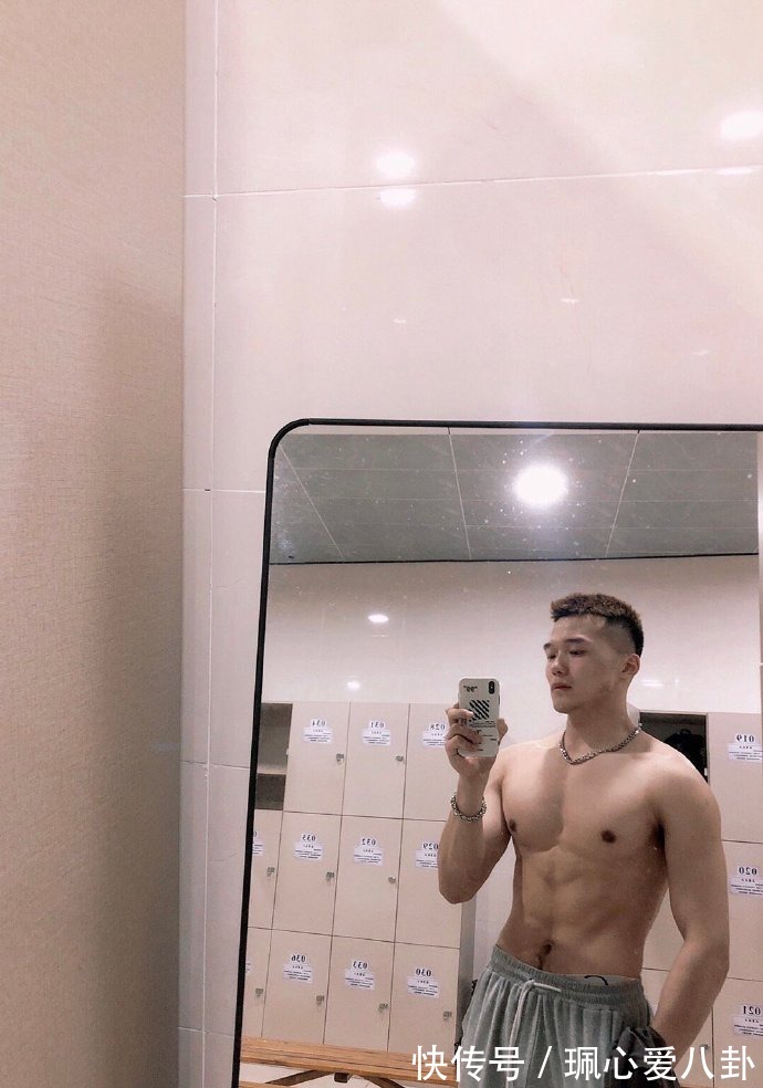 痞子|长春大学旅游学院肌肉学霸，肌肉漂亮帅气，痞子味儿十足！