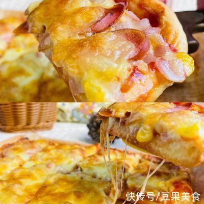 完美复刻比披萨店还好吃的脆皮肠鸡胸肉双拼披萨