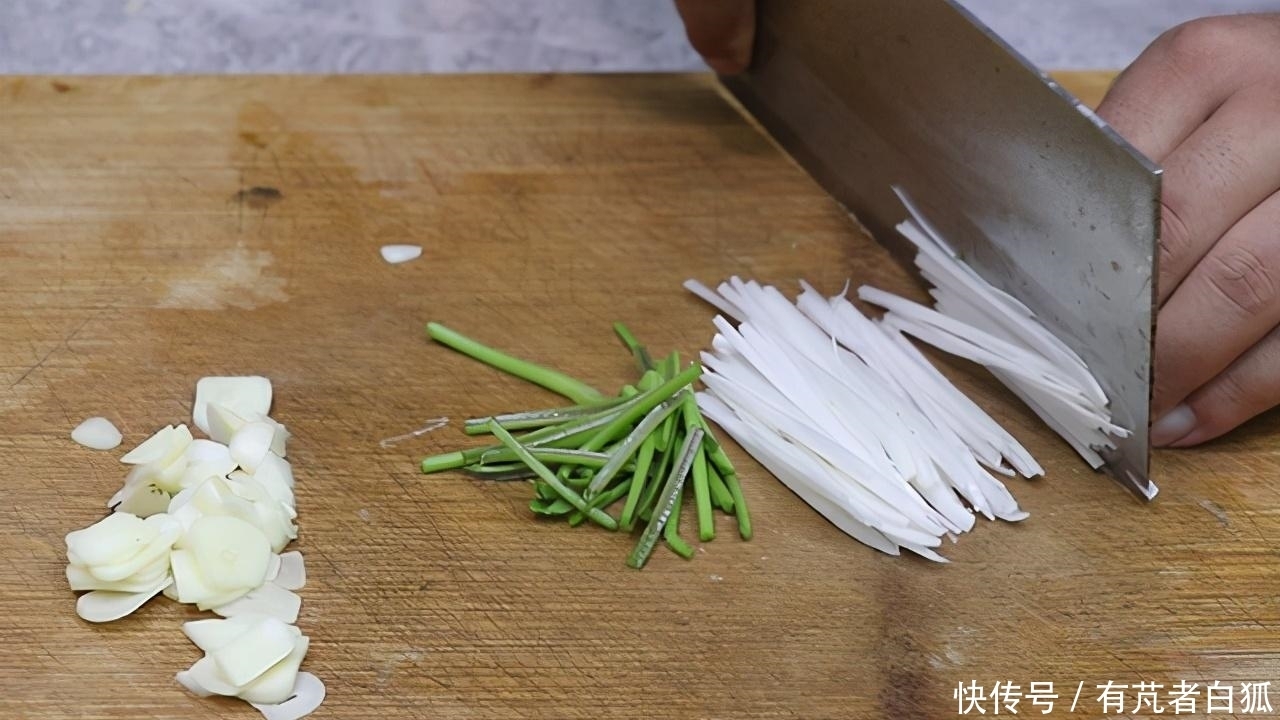 可当|不一样的香辣土豆丝，蹦蹦脆，很爽口，做法简单，可当零食可当菜