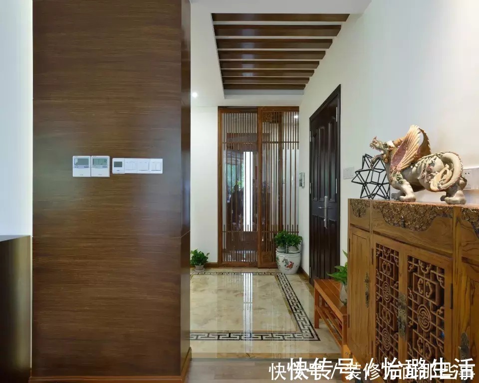 沙发背景墙|136平米的新房,现代与中式的融合,第一眼就爱上了沙发背景墙!