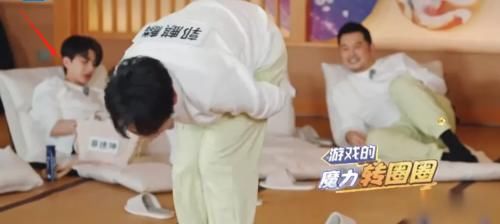 pPapi酱上综艺总是走神，全程学舌不认真，表现不如李诞朱丹