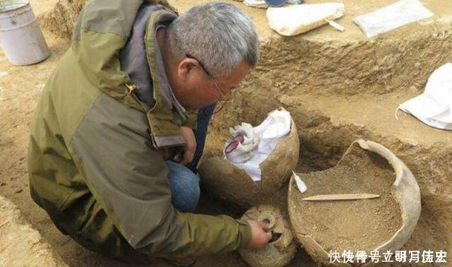 2500年古墓出土“野鸡蛋”，考古家任何人不能再看，永久封存