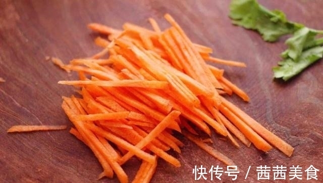 营养师随身查|6月,不吃肉也要吃这菜,隔三差五吃1次,排毒刮油,体重不过百