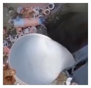 无脑追星倒27万瓶奶！青你违法捞钱遭广电痛批，连夜封禁大快人心