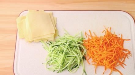 夏天|简单到不需要炒的一道小菜，卷一卷，五分钟上桌，夏天就要这样吃