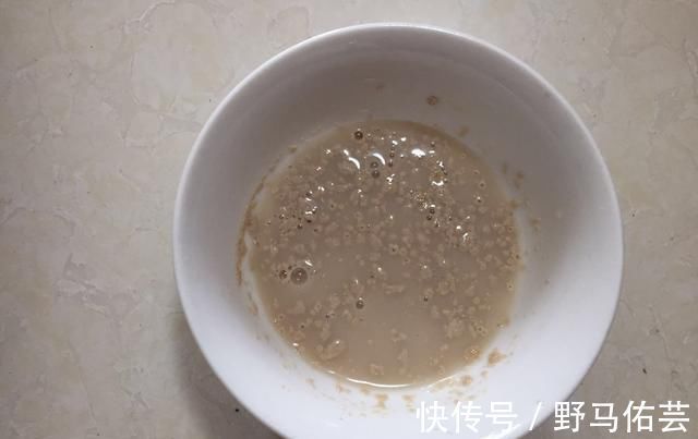 玉米面你最想不到的做法,比蒸馒头简单,像面包一样暄软好吃