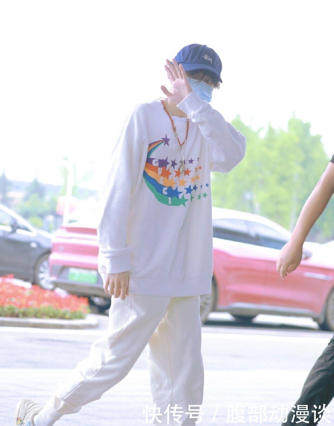 王源参加新节目录制,粉丝反应热烈,拿一句话“逼疯”王源