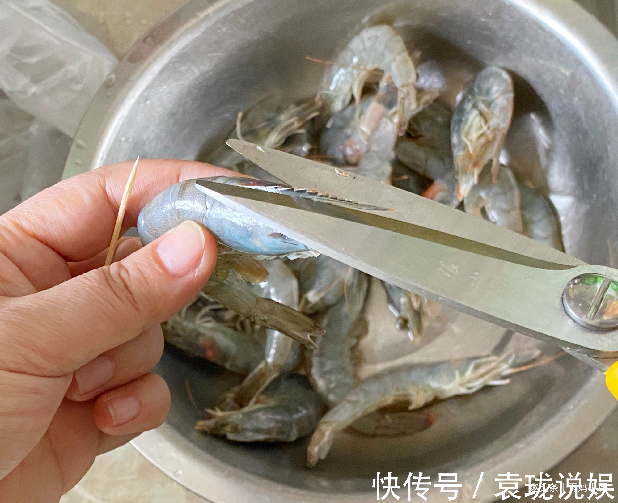 好吃|过年必做的年夜菜,不用炒不用炸,五分钟上桌鲜嫩美味又好吃