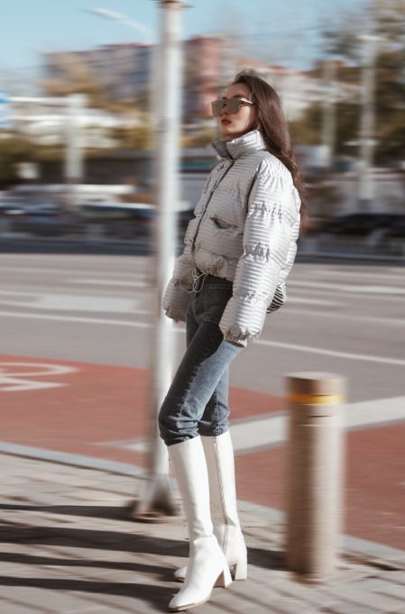 小姐姐|羽绒服怎么穿才时髦?建议“越短越好”,160cm小个子有救了