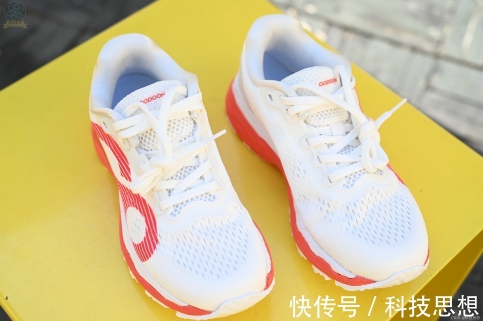 贾卡 轻便舒适的专业跑鞋,慢跑半马都能用,咕咚21K驭风体验