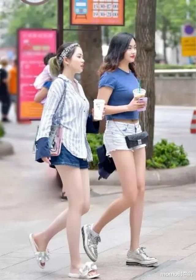 单穿打底都好看的打底裤，清爽之中透着简洁干练，时尚舒适