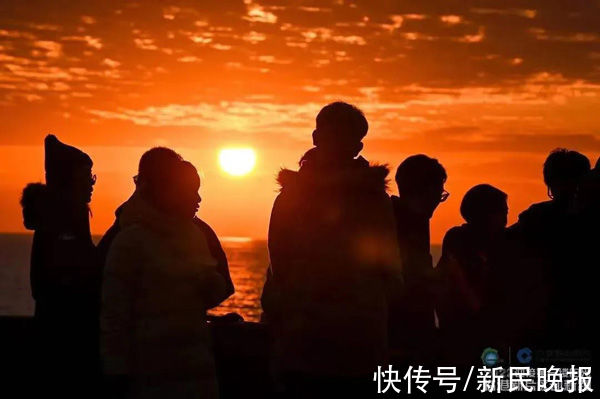 小长假|元旦小长假浦东接待游客132万人次！东方明珠登高跑、迪士尼乐园看烟花……你pick了哪个？