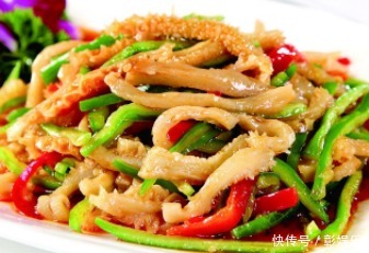 农村妈妈拿来的食材,“家庭厨师”教你做出色泽红亮的美食