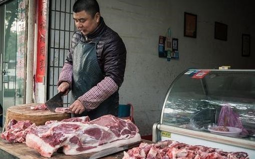 猪肉别拿清水洗，比不洗还脏，教你此种做法，洗得干净又彻底