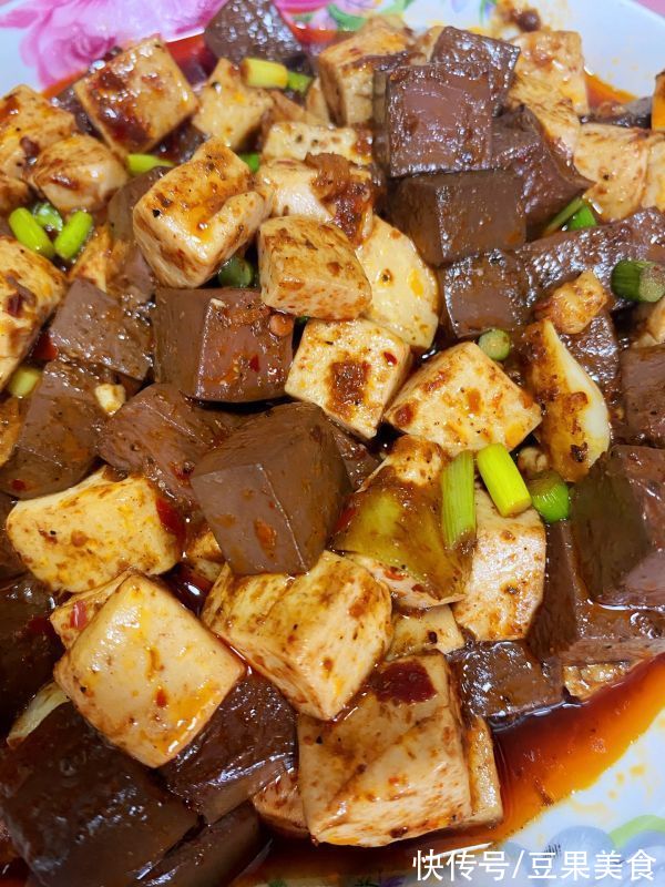 肉末|肉末双色豆腐这样做百吃不腻，吃1次不过瘾