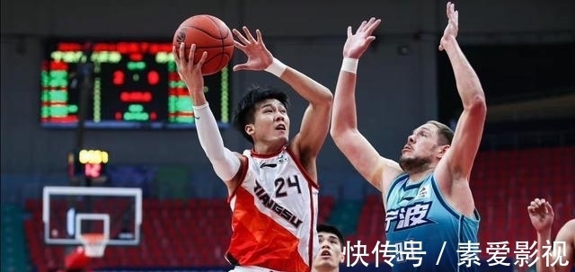 准三双|CBA3消息!广厦队3人得分20+,黄荣奇爆砍准三双,吴冠希统治内线