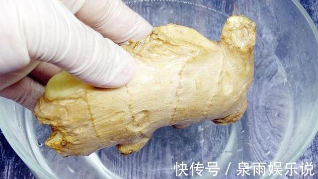 生姜|生姜加一物,堪称“天然泻药”,赶跑便秘,悄悄瘦成“衣架子”