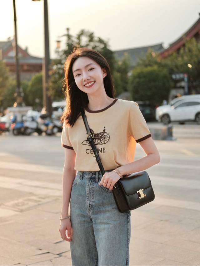 穿搭|秋天想穿出高级感，这几种搭配颜色方法得学会，能让你又飒又美