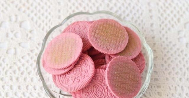 这蛋糕用酸奶和牛奶就能做，免蒸烤，入口即化，好吃不上火