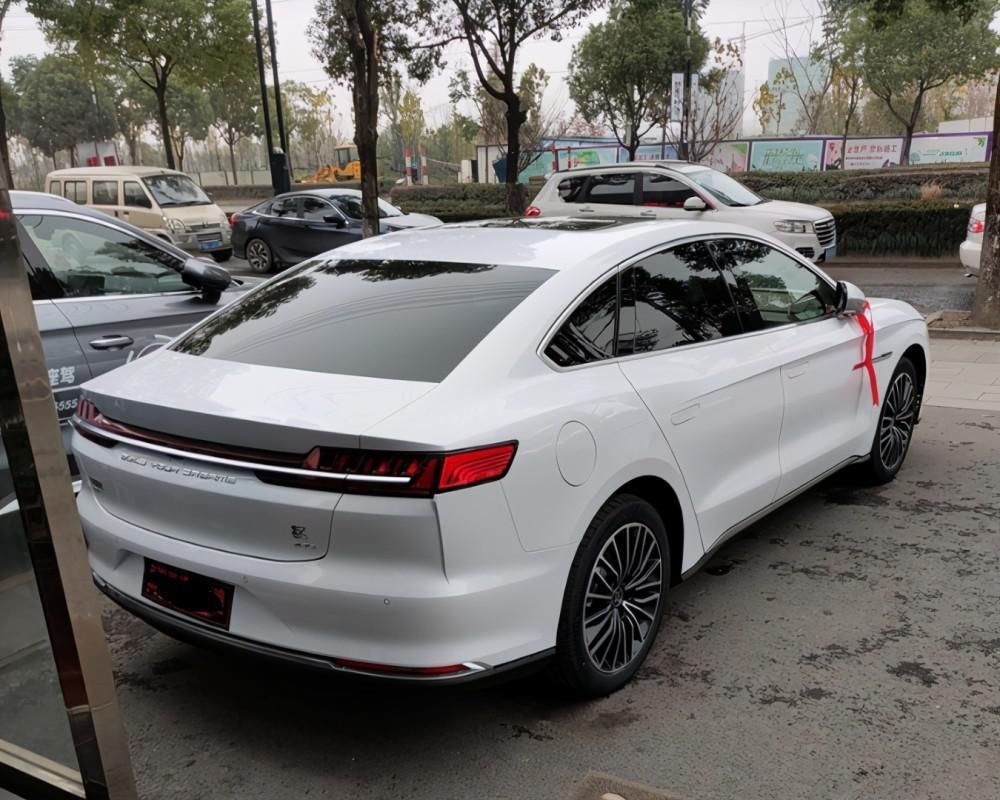 宝马5跟5li尺寸差距