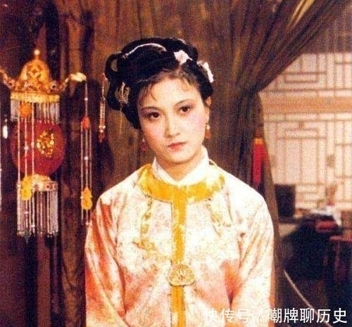 王熙凤|王熙凤明明是迎春的嫂子,为何却从来不关心她?一处细节揭露真相