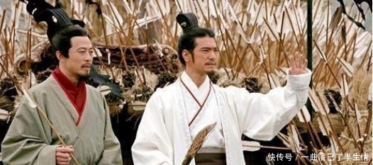 诸葛亮|草船借箭,曹操为何不放火箭呢?诸葛亮哈哈一笑:谅他也不敢放!