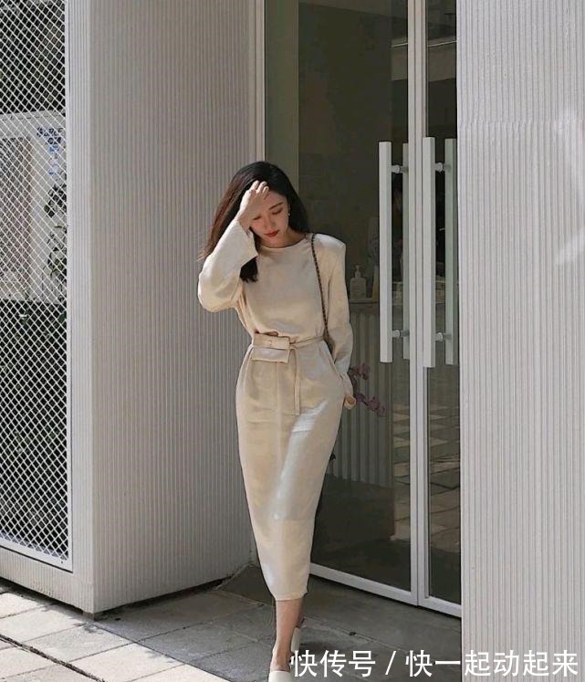 服装 越来越流行极简风穿搭,简简单单的穿搭风格,精致又高级