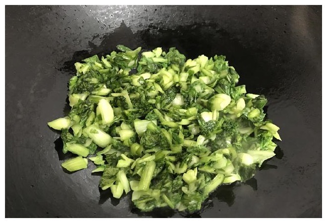 这菜一年四季都有,炒前多做这一步,口感脆爽入味,鲜美又下饭