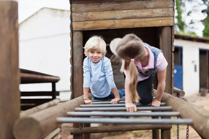 两岁半提前上幼儿园,不过是多待半年?很多父母都错了!
