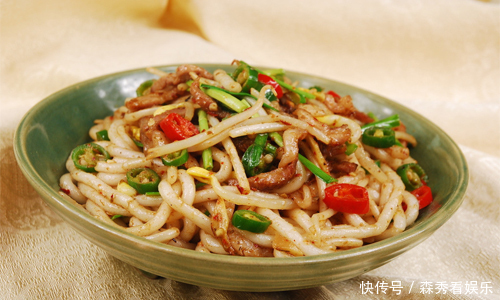  土豆粉|炒土豆粉。制作简单又快手，可以直接做主食吃也可以做下饭菜