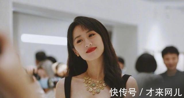 接连登上热搜,袁冰妍生图被夸,成毅却被吐槽不如蔡徐坤!