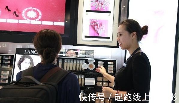顾客|护肤店柜姐透露,遇见这3种顾客,都不愿搭理,导购也会很敷衍!