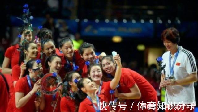 中国女排|中国女排迎来集体告别:12位国手名将正式宣布退役,1人年仅21岁