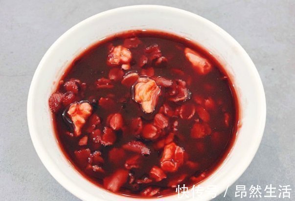 女性|女性每天早上喝此粥,补血益气、延缓衰老、润泽肌肤,早喝早好