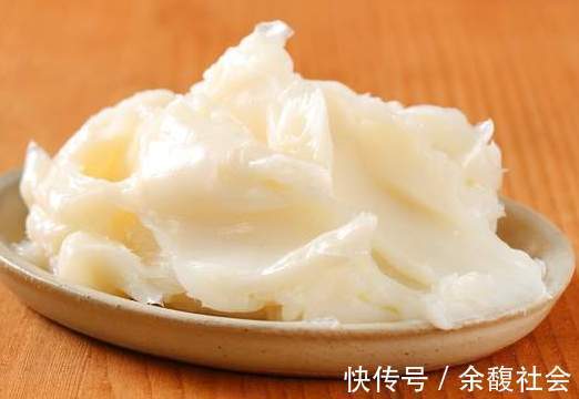 好吃|熬猪油有窍门，下锅前多做一步，又白又香没腥味，连油渣都好吃