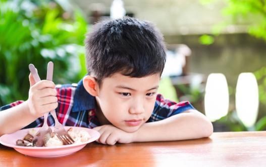 长高|9岁男孩半年长高10cm,儿科医生:4种食物助长高,多给孩子吃一些