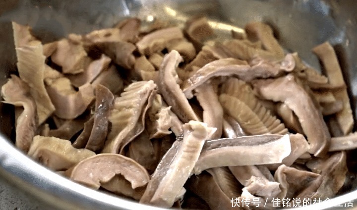 滋补|秋天,遇到此肉要多吃,比牛羊肉鲜,简单一拌,鲜香入味又滋补