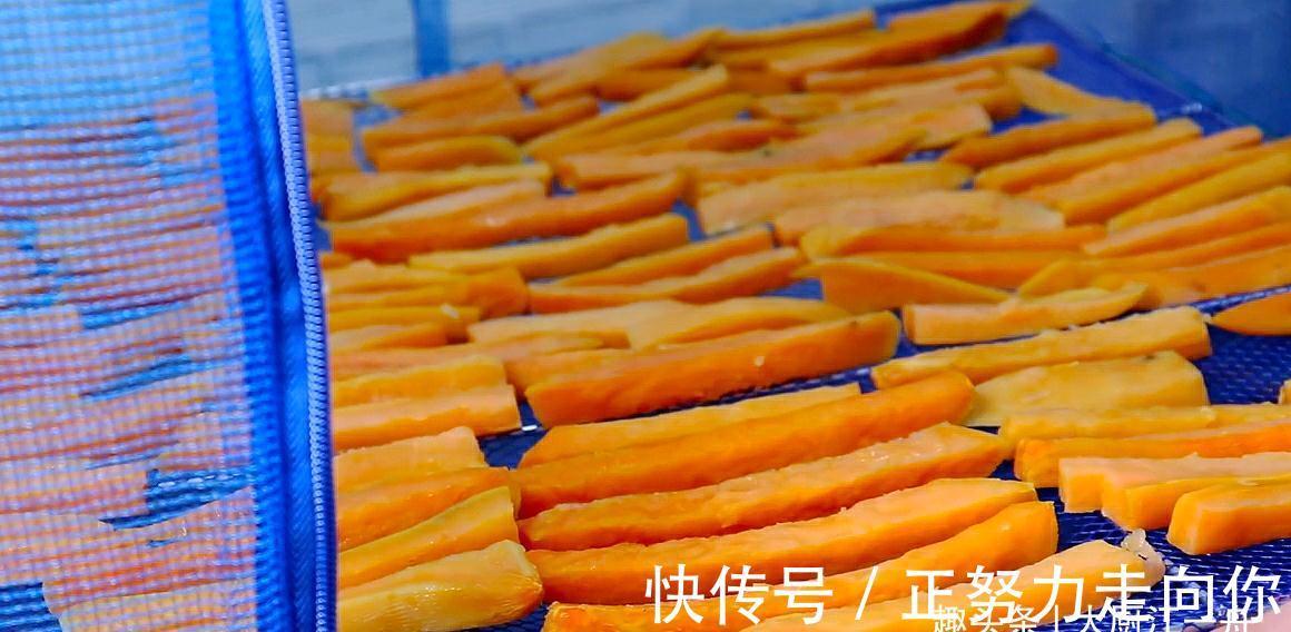 晒红薯干时，学会这2个技巧，软糯香甜有嚼劲，再也不用买着吃了