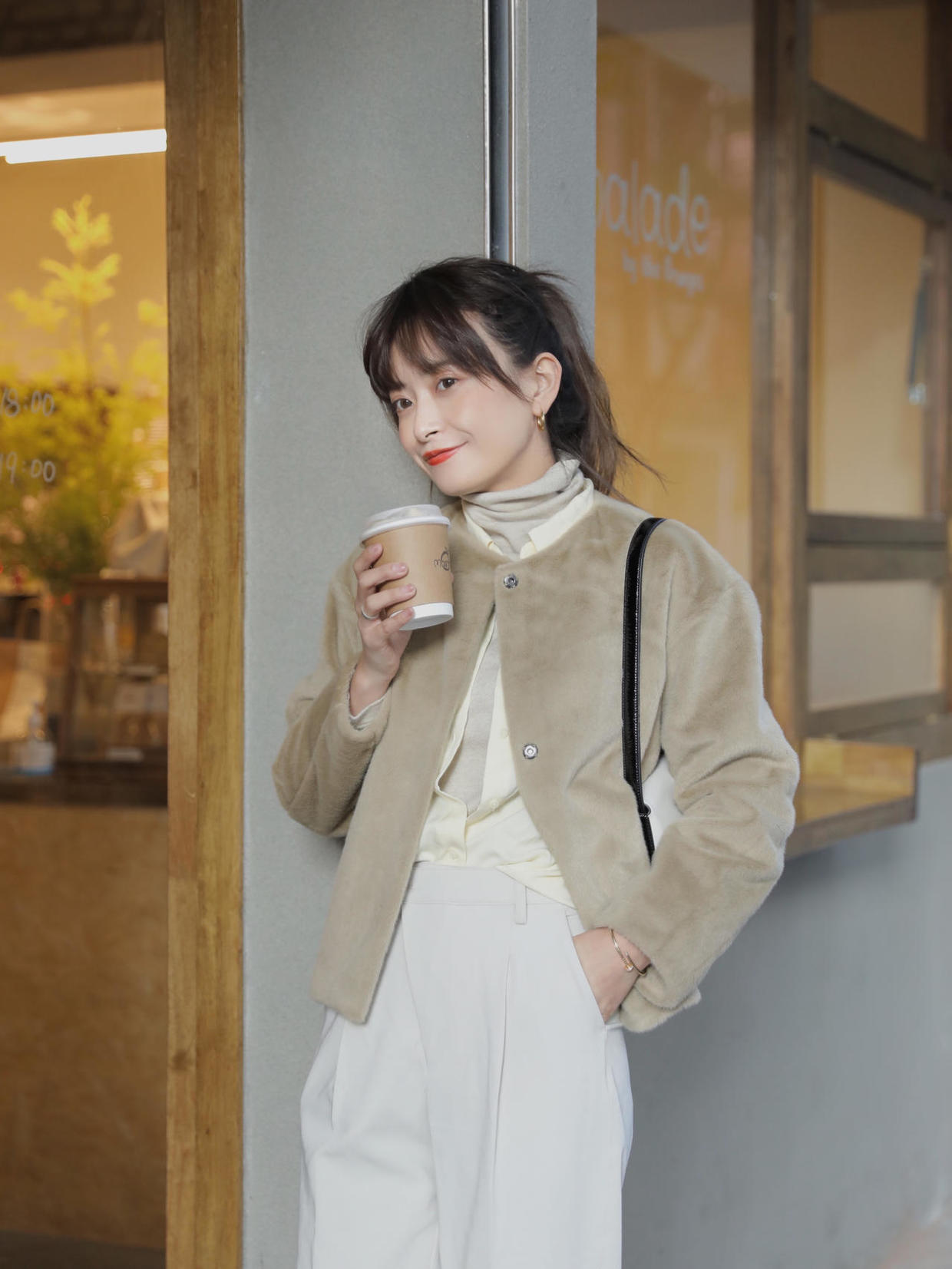 大长腿|超精致的短外套搭配,优雅女人也能拥有甜美气息,学到就是赚到