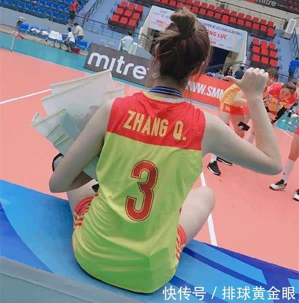 国青女排|25岁国手副攻宣布退役！伤病让其无奈英年早退，是球队的拦网核心
