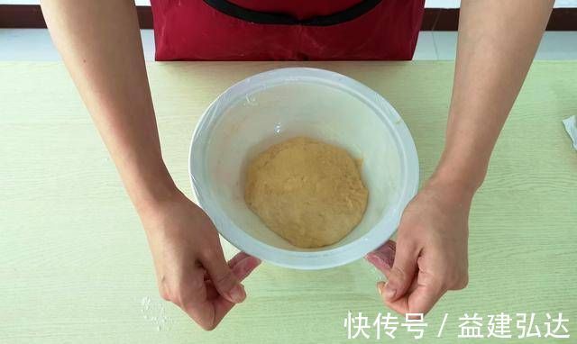 豆沙馅|1碗面粉4个鸡蛋,不用烤箱,教你用平底锅做面包,比蛋糕还好吃