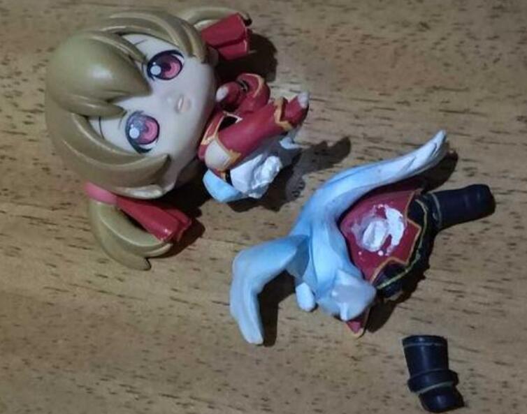 家長|熊孩子家長:你的手辦值10萬,我兒子手值100萬,誰賠錢