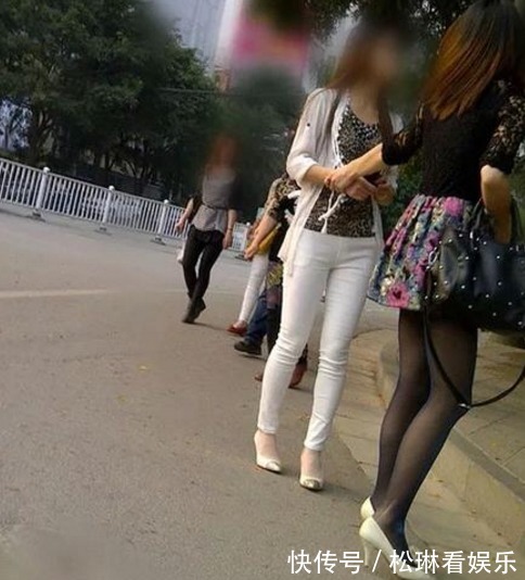 自卑|妈妈去学校,请避免穿以下几种衣服,不然孩子会感到自卑和尴尬