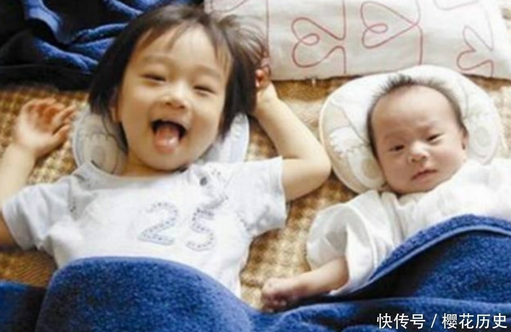 孩子|哥哥一亲近妹妹,妹妹却莫名哭闹,妈妈掀开妹妹衣服失声痛哭