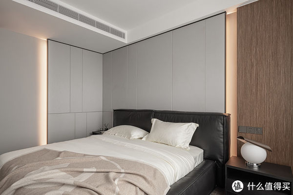 主卧|单身男青年的180㎡之家,全屋简约风,一个人独居,也住出高级感