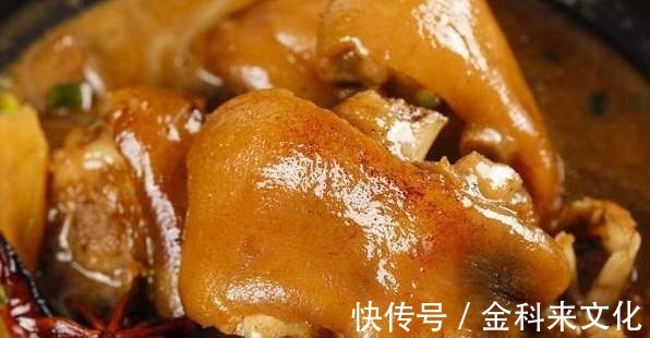 炖猪蹄不要只会焯水,焯水前多做2步,猪蹄软烂入味还不腥