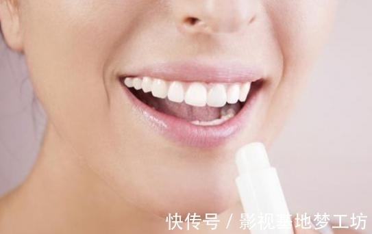 卸妆 皮肤差的女人,谨记这4个“护肤小技巧”,轻松恢复白皙水嫩肌!