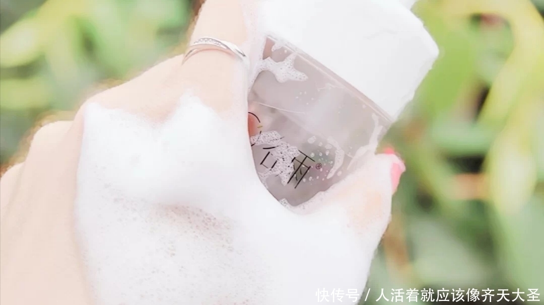 人气很高的几款洗面奶，温和洁面不伤肤，值得试试